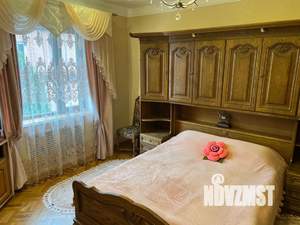 Дом 180м&sup2;, 2-этажный, посуточно, 
