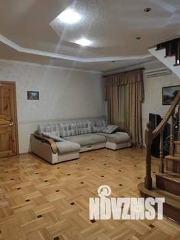 Дом 400м&sup2;, 3-этажный, посуточно, 