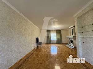 Дом 400м&sup2;, 3-этажный, на длительный срок, 