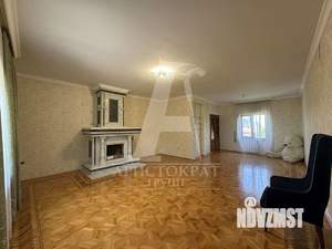 Дом 400м&sup2;, 3-этажный, на длительный срок, 