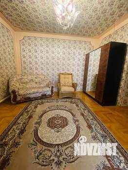 Дом 320м&sup2;, 3-этажный, участок 7 сот.  