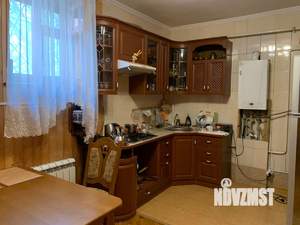 Дом 180м&sup2;, 2-этажный, участок 8 сот.  