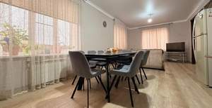 Дом 210м&sup2;, 2-этажный, участок 9 сот.  