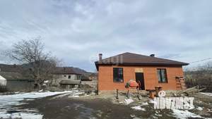 Дом 210м&sup2;, 2-этажный, участок 6 сот.  