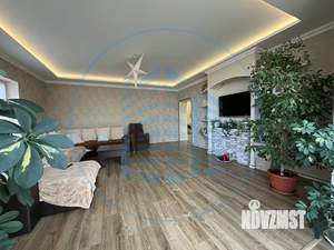Дом 378м&sup2;, 2-этажный, участок 9 сот.  