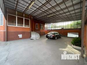 Дом 650м&sup2;, 3-этажный, участок 10 сот.  