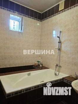 Дом 260м², 2-этажный, участок 6 сот.  