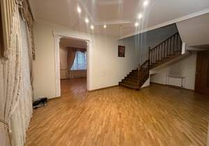 Дом 250м&sup2;, 2-этажный, участок 6 сот.  