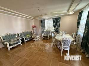 Дом 378м&sup2;, 3-этажный, участок 4 сот.  