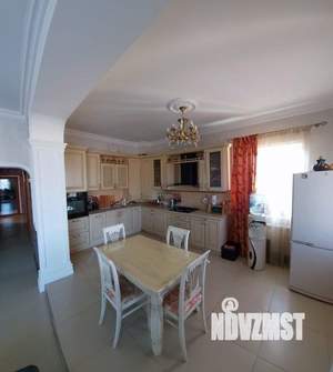 Дом 240м&sup2;, 2-этажный, участок 7 сот.  