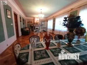 Дом 450м², 3-этажный, участок 6 сот.  