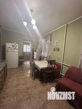 Дом 255м&sup2;, 3-этажный, участок 4 сот.  