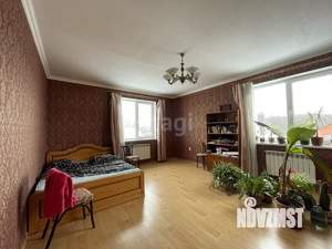Дом 212м&sup2;, 3-этажный, участок 8 сот.  