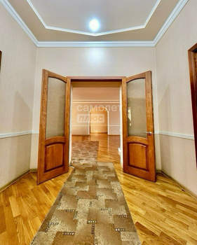 Дом 1000м², 3-этажный, участок 12 сот.  