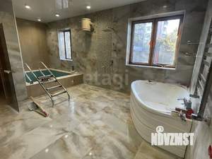 Дом 271м&sup2;, 2-этажный, участок 6 сот.  