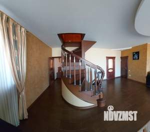 Дом 240м&sup2;, 2-этажный, участок 7 сот.  