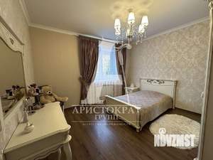 Дом 540м&sup2;, 3-этажный, участок 5 сот.  