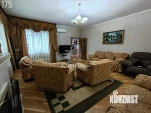 Дом 252м&sup2;, 3-этажный, участок 6 сот.  