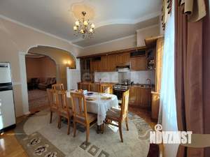 Дом 259м&sup2;, 2-этажный, участок 618 сот.  