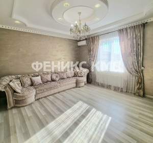 Дом 320м&sup2;, 3-этажный, участок 7 сот.  
