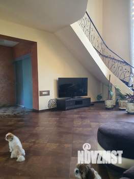 Дом 222м², 3-этажный, участок 508 сот.  