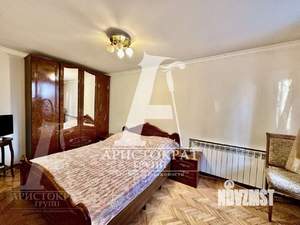 Дом 200м&sup2;, 2-этажный, участок 6 сот.  