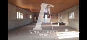 Дом 500м&sup2;, 3-этажный, участок 10 сот.  