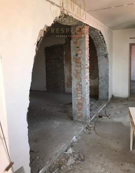 Дом 304м&sup2;, 1-этажный, участок 6 сот.  