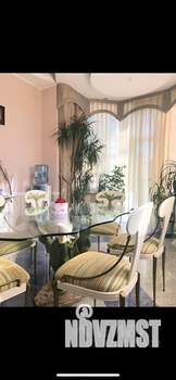Дом 342м&sup2;, 2-этажный, участок 7 сот.  
