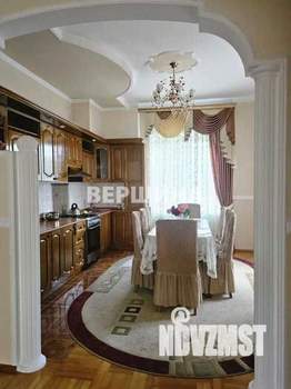 Дом 260м², 2-этажный, участок 6 сот.  