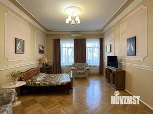 Дом 300м&sup2;, 1-этажный, участок 2 сот.  