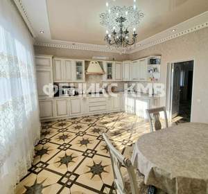 Дом 320м&sup2;, 3-этажный, участок 7 сот.  