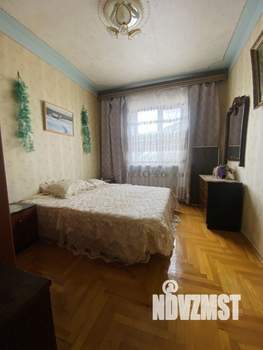 Дом 320м&sup2;, 3-этажный, участок 7 сот.  