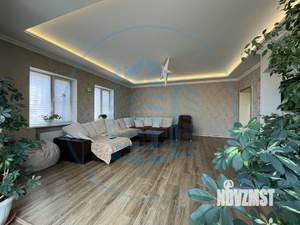 Дом 378м&sup2;, 2-этажный, участок 9 сот.  