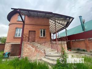 Дом 480м², 3-этажный, участок 8 сот.  