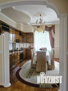 Дом 260м², 2-этажный, участок 6 сот.  