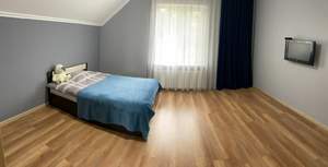 Дом 220м&sup2;, 2-этажный, участок 6 сот.  
