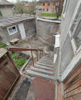 Дом 35м&sup2;, 2-этажный, участок 1 сот.  