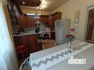 Дом 252м&sup2;, 3-этажный, участок 6 сот.  