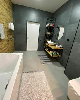 Дом 220м&sup2;, 2-этажный, участок 6 сот.  
