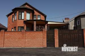 Дом 270м&sup2;, 3-этажный, участок 4 сот.  