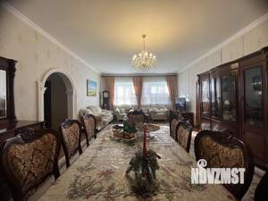 Дом 260м&sup2;, 2-этажный, участок 6 сот.  