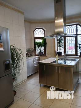 Дом 250м&sup2;, 2-этажный, участок 9 сот.  