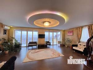 Дом 240м&sup2;, 2-этажный, участок 7 сот.  