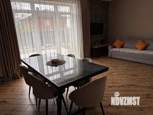 Дом 220м&sup2;, 2-этажный, участок 6 сот.  