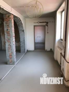 Дом 304м&sup2;, 1-этажный, участок 6 сот.  
