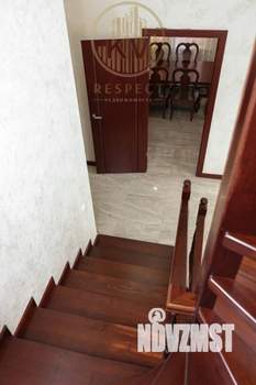 Дом 270м&sup2;, 3-этажный, участок 4 сот.  