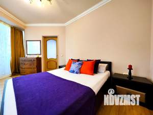 1-к квартира, посуточно, 57м2, 1/1 этаж