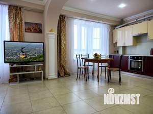 1-к квартира, посуточно, 57м2, 1/1 этаж