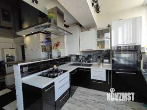 2-к квартира, вторичка, 70м2, 9/9 этаж